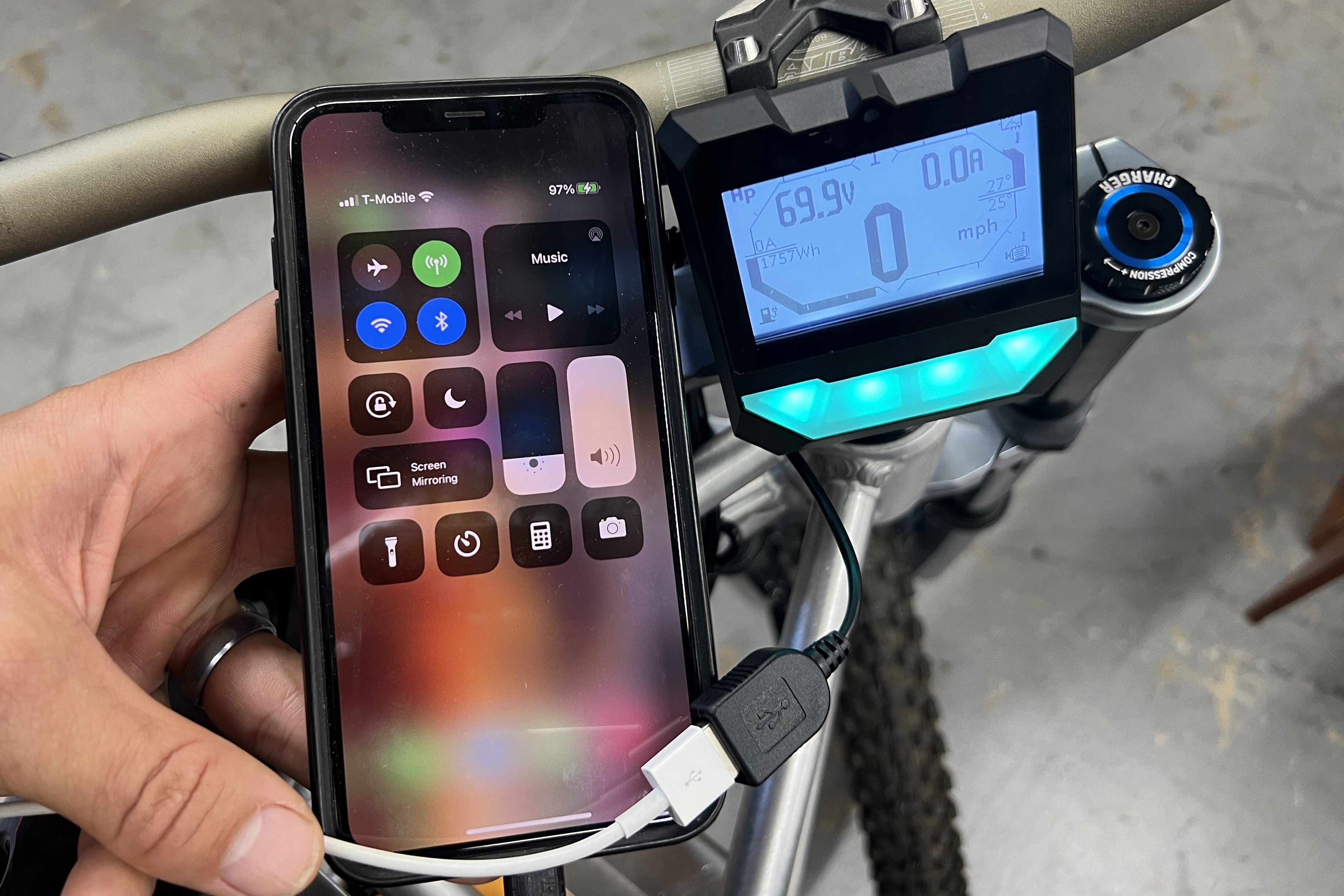 USB 5V 2.2A Charge Adapter for Revolution XX Hi Power Cycles