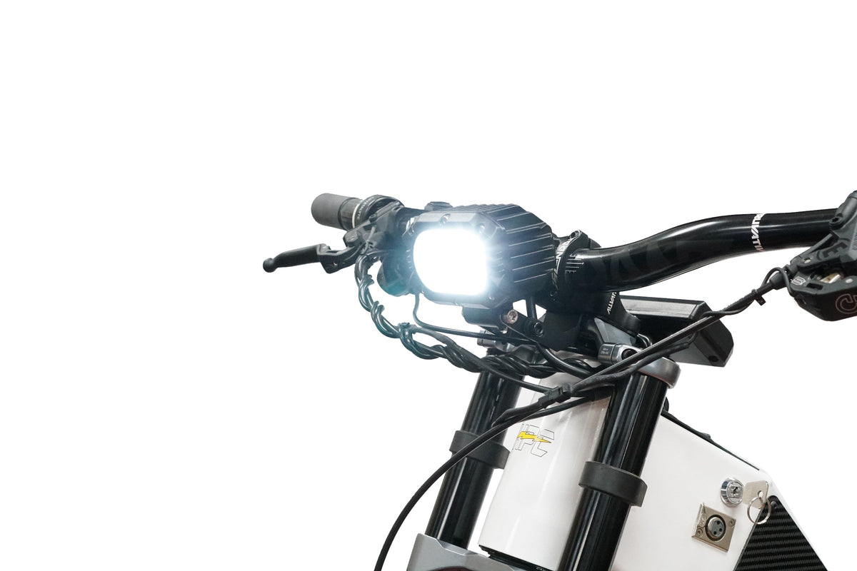 Revolution 4000 Lumen High Power Integrated Lighting System Hi Power Cycles