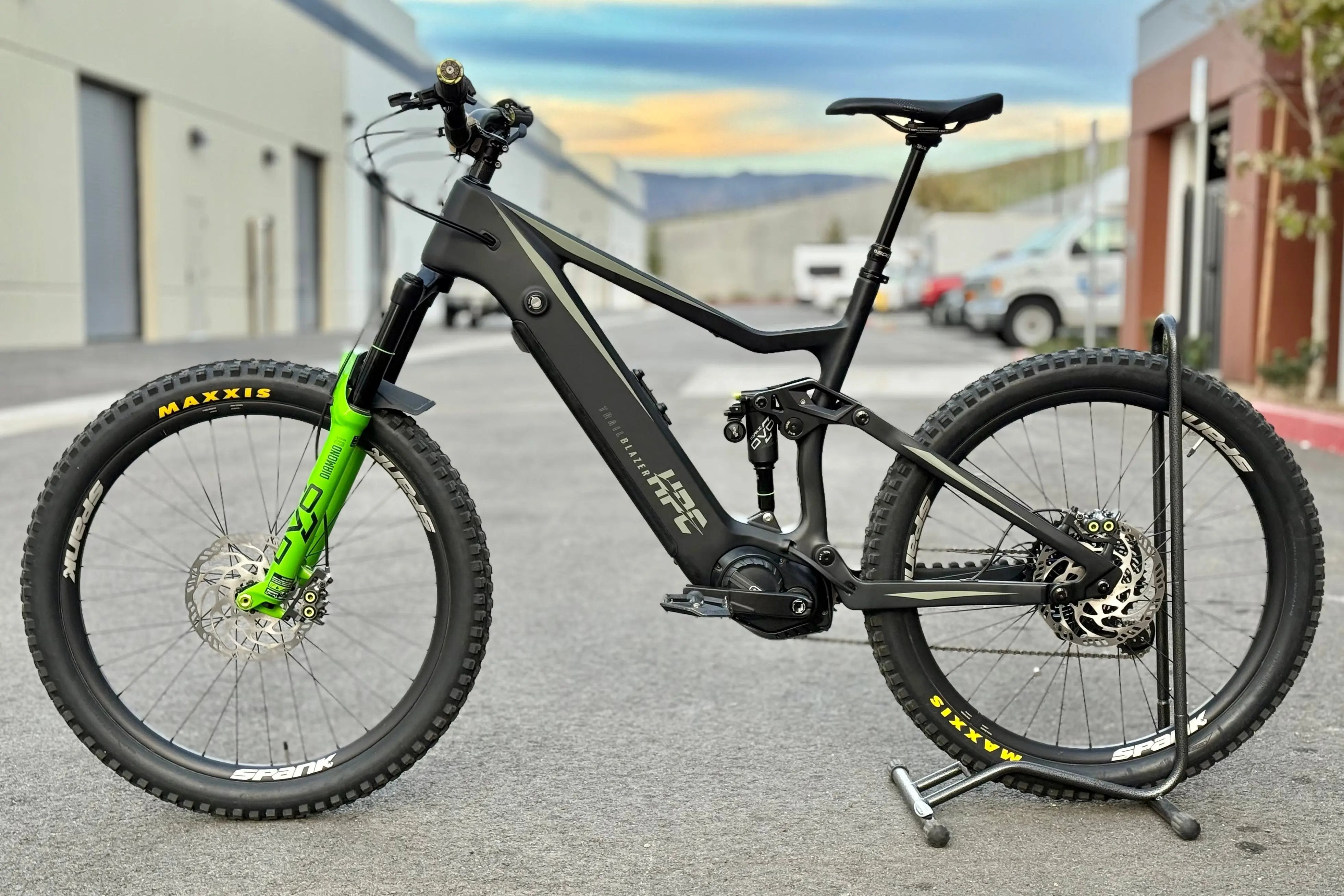 Demo 2025 Trailblazer Pro (2000W / Upgraded Battery / ONLY 25 Miles!) Hi Power Cycles